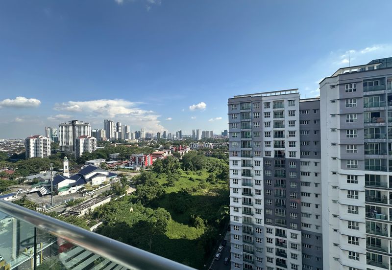 Seasons Luxury Apartments @ Amara Larkin