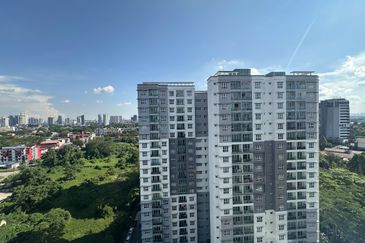 Seasons Luxury Apartments @ Amara Larkin