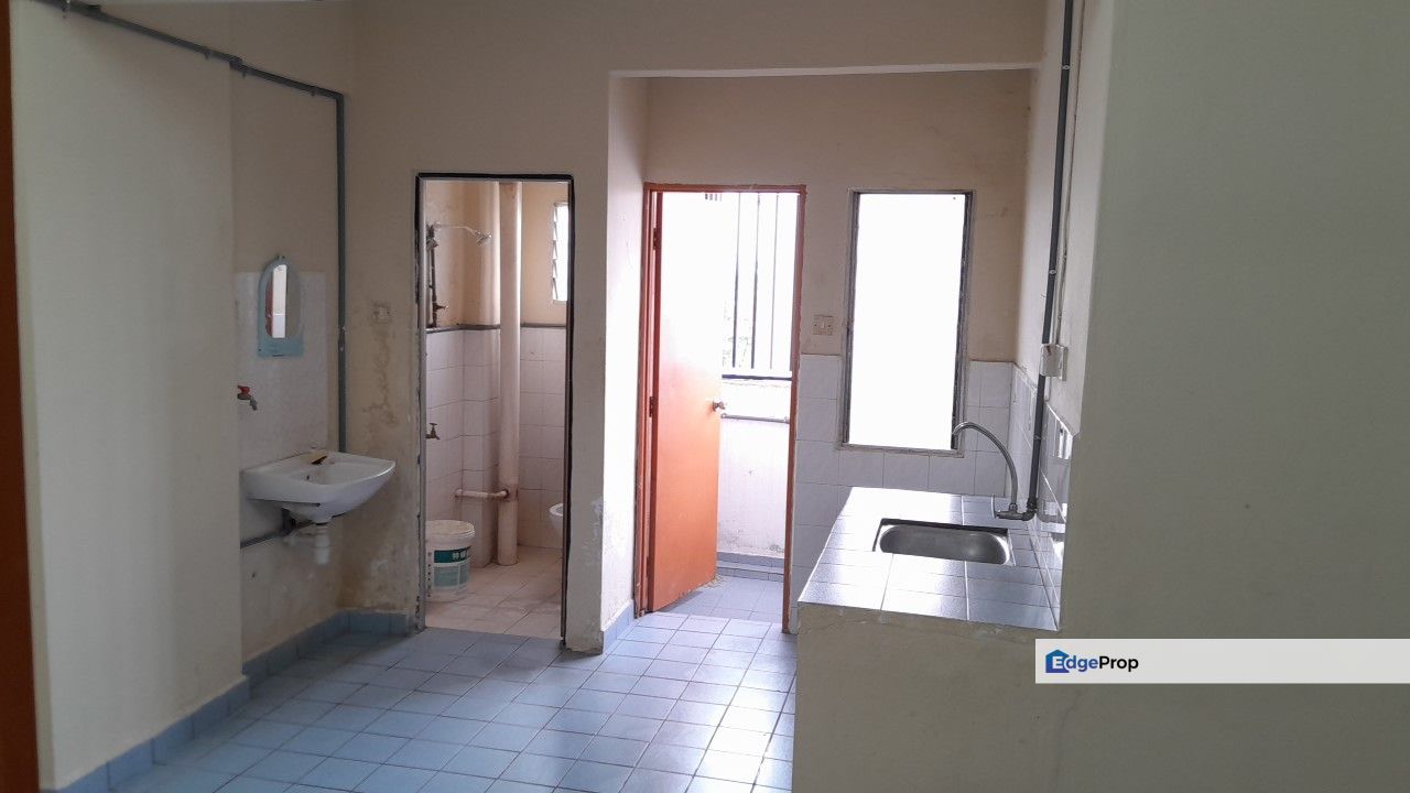 Kajang City Height Flat Apartment Sungai Chua ada lift full loan Pangsapuri Well keep clean, Selangor, Kajang