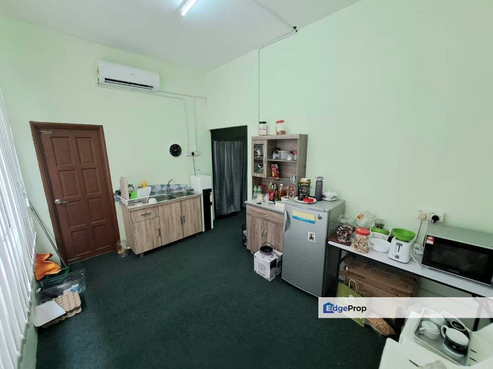 Shop 1st floor Kajang Reko Sentral Face to petronas & mcdonald, Selangor, Kajang