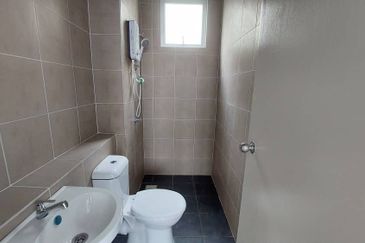 New Furnish Pangsapuri D'Ruby Residences Condominium Puchong Intan untuk Disewa