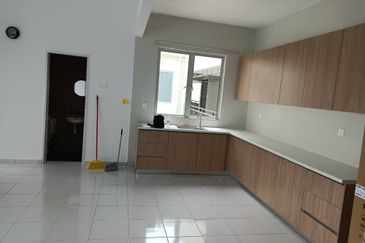 New Furnish Pangsapuri D'Ruby Residences Condominium Puchong Intan untuk Disewa