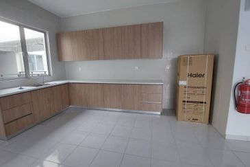 New Furnish Pangsapuri D'Ruby Residences Condominium Puchong Intan untuk Disewa