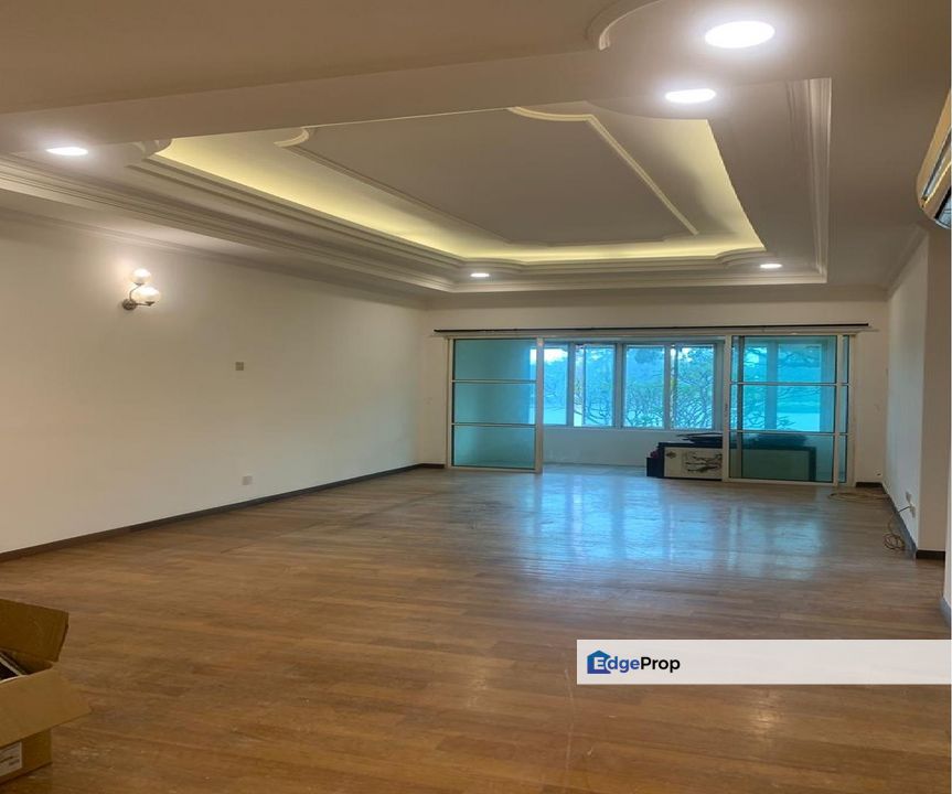 below value Country Heights Kajang Town villa double security guard, Selangor, Country Heights