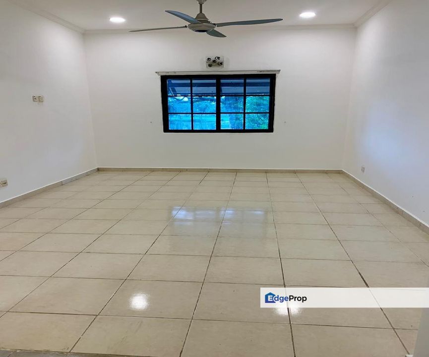 below value Country Heights Kajang Town villa double security guard, Selangor, Country Heights