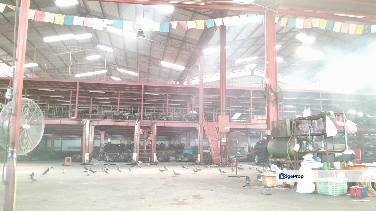 Warehouse showroom 39,000 sf Facing main road bandar Kajang , Selangor, Kajang