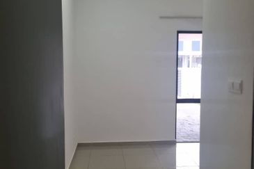 New House Residensi Lambaian 2 town house kajang Bangi Sungai Tangkas