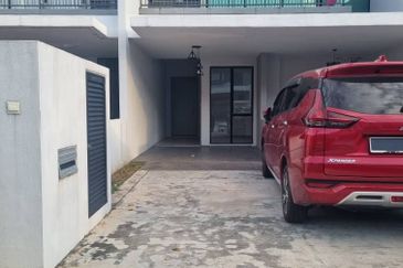 New House Residensi Lambaian 2 town house kajang Bangi Sungai Tangkas