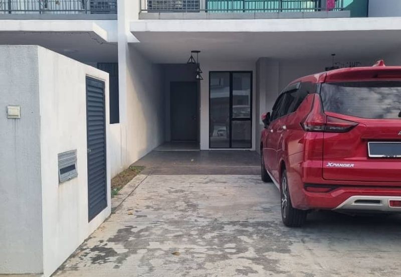 New House Residensi Lambaian 2 town house kajang Bangi Sungai Tangkas