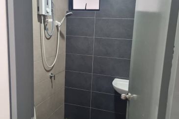 New House Residensi Lambaian 2 town house kajang Bangi Sungai Tangkas