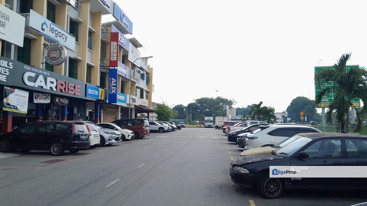 facing main road silk highway Putra Kajang 3 storey Shop at Sungai Chua , Selangor, Kajang