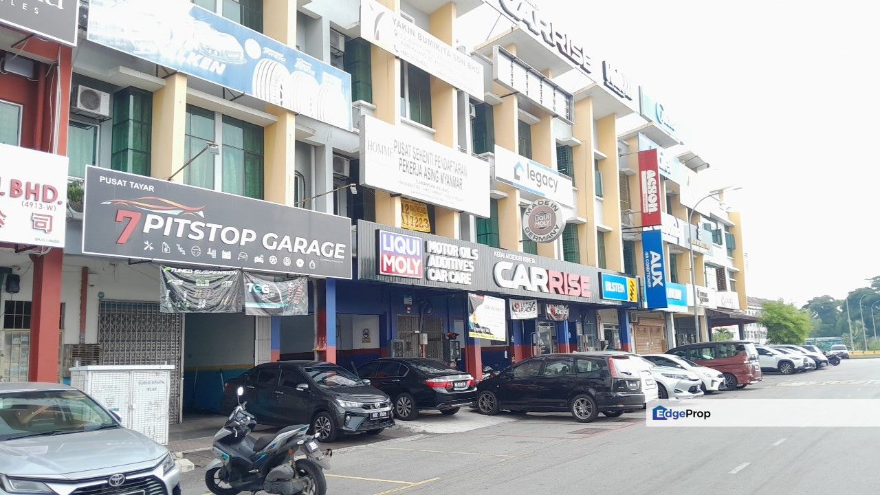 facing main road silk highway Putra Kajang 3 storey Shop at Sungai Chua , Selangor, Kajang