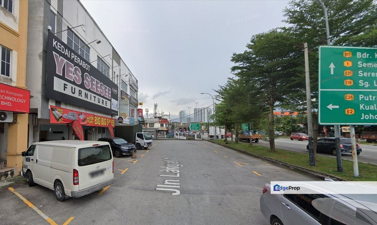 3 storey shop Kajang at Jalan Reko Facing Main road Office for sale for ...