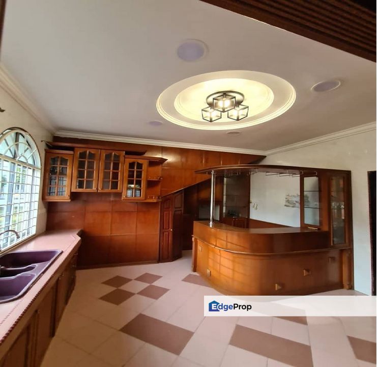 Bungalow House Corner lot 7 rooms Taman Bukit Mewah kajang, Selangor, Kajang