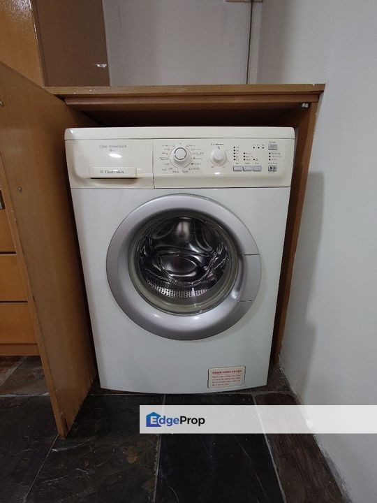 Fully Furnished 2 storey Taman Bukit Mewah kajang near mrt, Selangor, Kajang