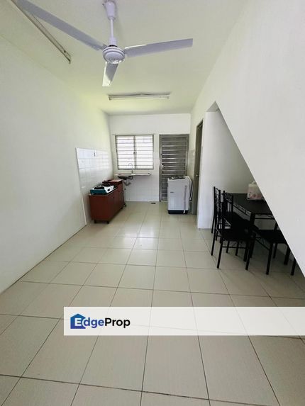Furnished 3 storey House Taman Saujana Palma Kajang Prima Saujana, Selangor, Kajang