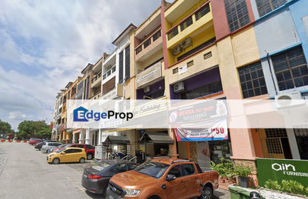Facing Main Road 4 storey Shop Taman Saujana Impian Kajang, Selangor, Kajang