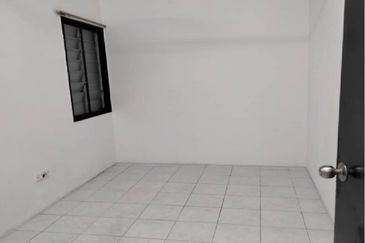 SL 11, Bandar Sungai Long