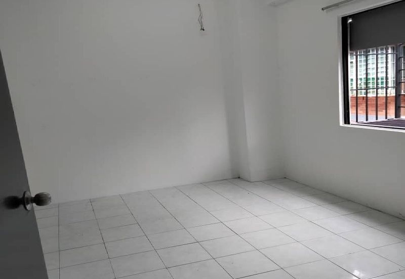 SL 11, Bandar Sungai Long