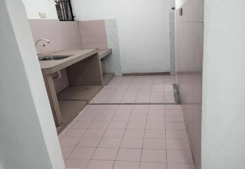 SL 11, Bandar Sungai Long