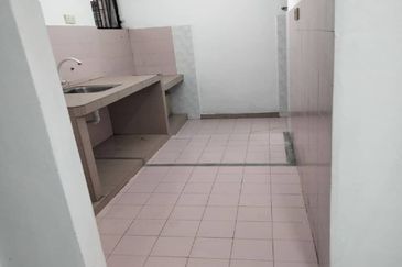 SL 11, Bandar Sungai Long