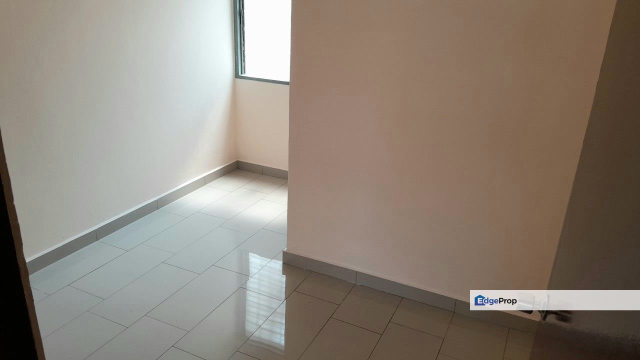 Full loan 2 storey house Terrace Taman Balakong Jaya Seri Kembangan, Selangor, Balakong