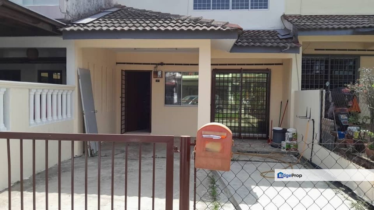 Full loan 2 storey house Terrace Taman Balakong Jaya Seri Kembangan, Selangor, Balakong