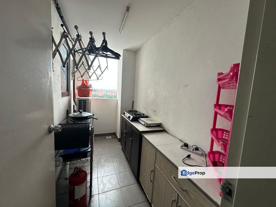 Fully Furnished 3 room Hillpark Residence Bandar Teknologi Kajang Semenyih For rent RM 1,500 per month  Property Details : * Type: Hillpark Residence , Selangor, Semenyih