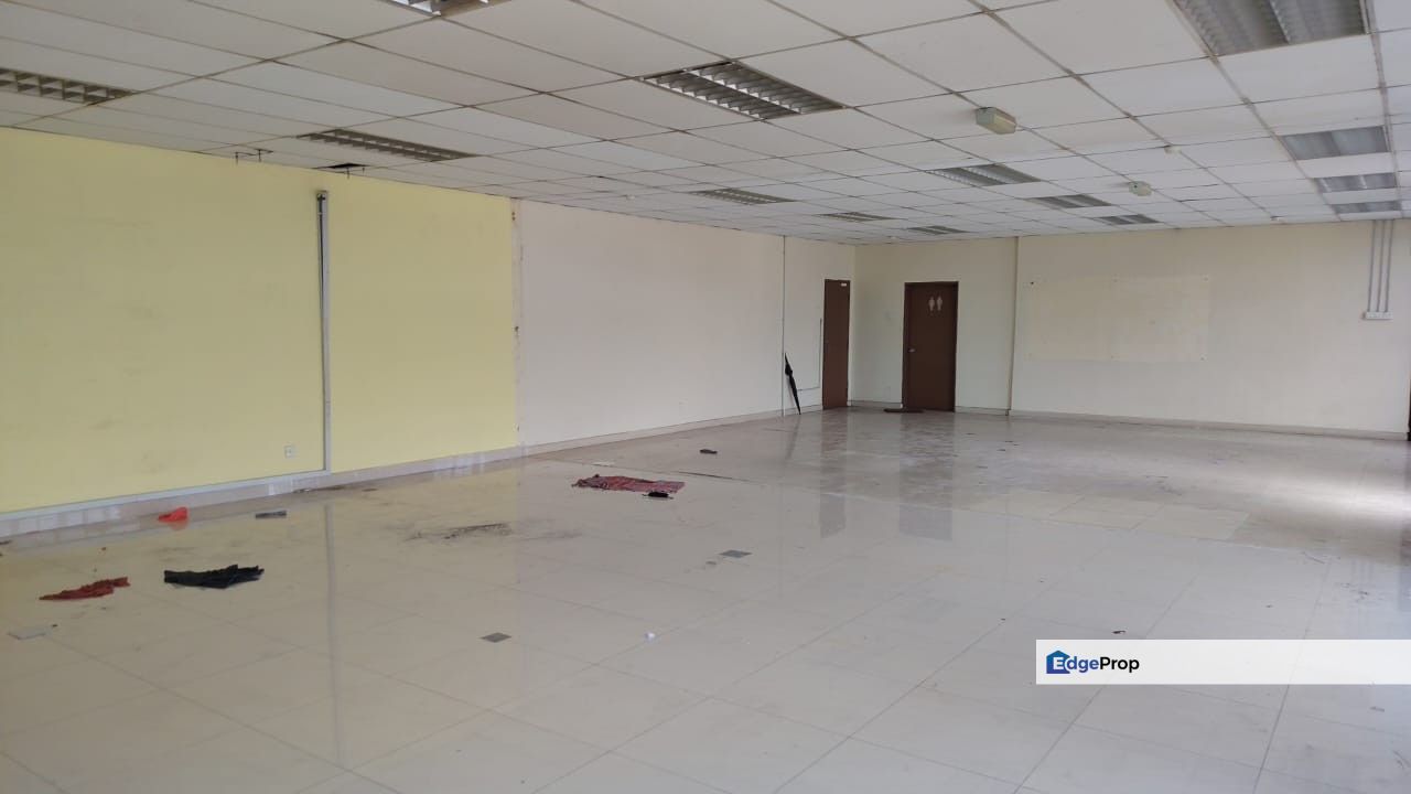 Factory 40,000 sq ft Warehouse Perindustrian Balakong Industrial 600 amp For rent RM 60,000 per month  , Selangor, Balakong