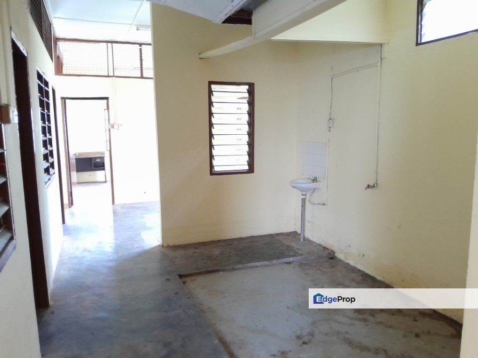 Kajang Semi D House Taman Bukit Kajang near mrt For rent RM 1,450 per month, Selangor, Kajang