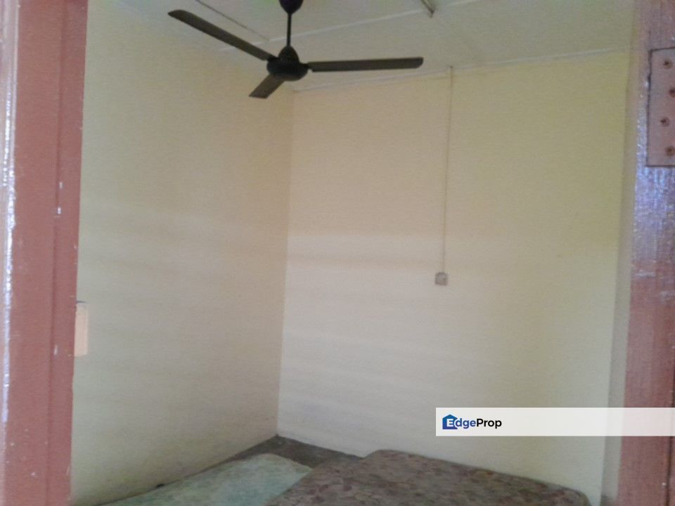 Kajang Semi D House Taman Bukit Kajang near mrt For rent RM 1,450 per month, Selangor, Kajang
