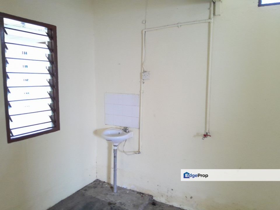Kajang Semi D House Taman Bukit Kajang near mrt For rent RM 1,450 per month, Selangor, Kajang