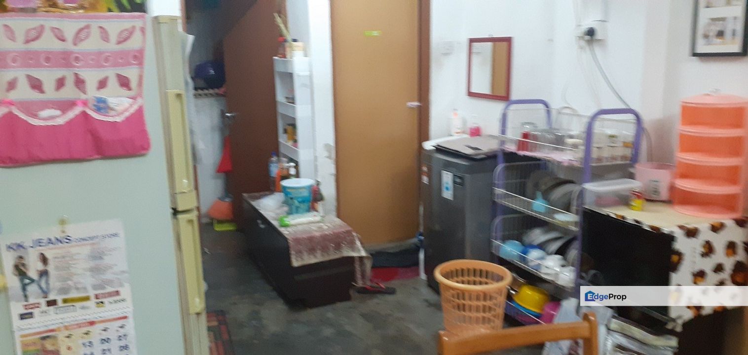 City Height Flat (ada lift) Sungai Chua Kajang For rent RM 700 per month  Property Details : * Low cost flat for first house buyer k, Selangor, Kajang