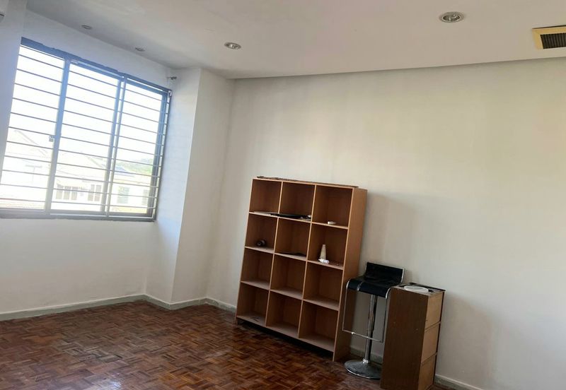 Taman Saujana Puchong