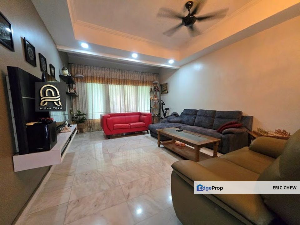 FOR SALE: Ground Floor Townhouse with Lake View in Country Villas, Kajang, Selangor, Kajang