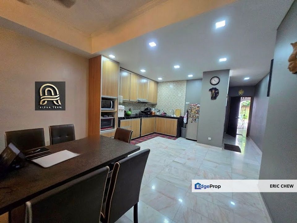 FOR SALE: Ground Floor Townhouse with Lake View in Country Villas, Kajang, Selangor, Kajang