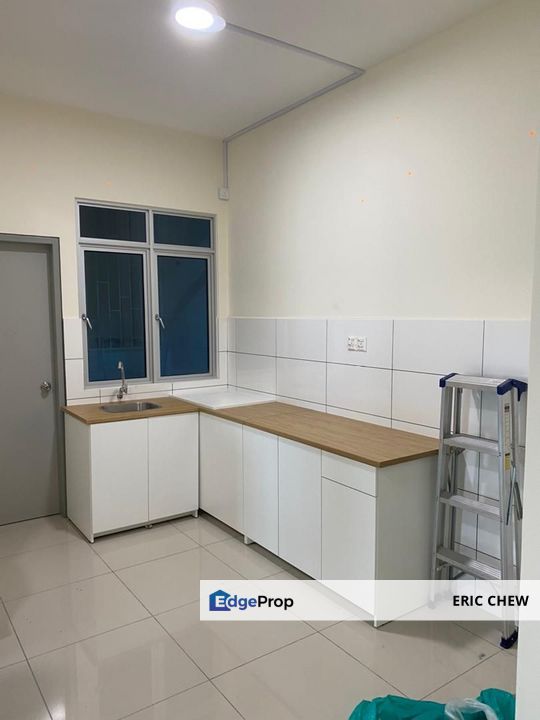 (Full Loan) Residensi NEXUS (1000sf, 3R2B, 2CP) Near MRT & KTM Kajang, Selangor, Kajang