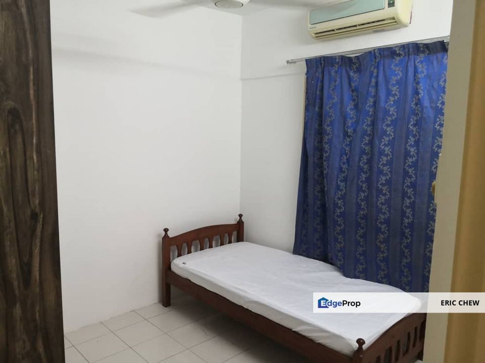 (Full Loan, Low Deposit) P/Furnish PUNCAK BANYAN Condo (806sf,3R2B,1CP), Cheras, Kuala Lumpur, Cheras