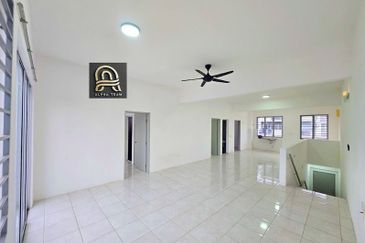 Gated & Guarded Garden Villa Townhouse (3R2B,2CP) Tmn Tasik Semenyih