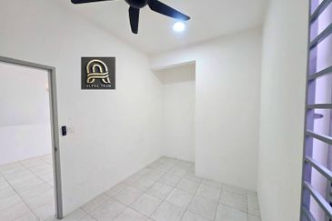 Gated & Guarded Garden Villa Townhouse (3R2B,2CP) Tmn Tasik Semenyih