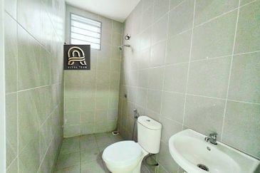 Gated & Guarded Garden Villa Townhouse (3R2B,2CP) Tmn Tasik Semenyih