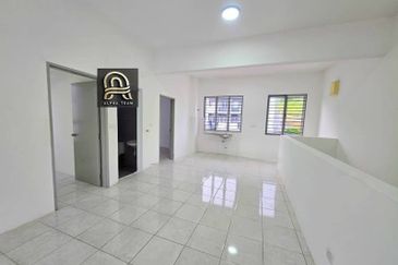 Gated & Guarded Garden Villa Townhouse (3R2B,2CP) Tmn Tasik Semenyih