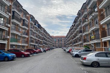 Villa Court @ Goodview Height