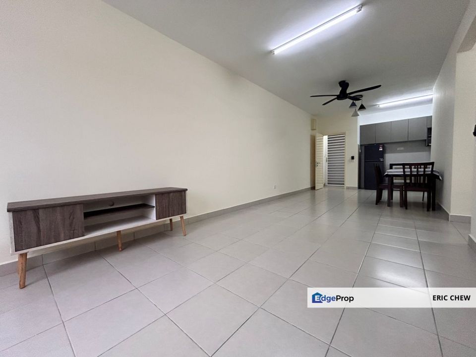 Partially Furnish Apartment HARMONI (900sf, 3R2B, 2CP) Eco Majestic, Semenyih, Selangor, Semenyih