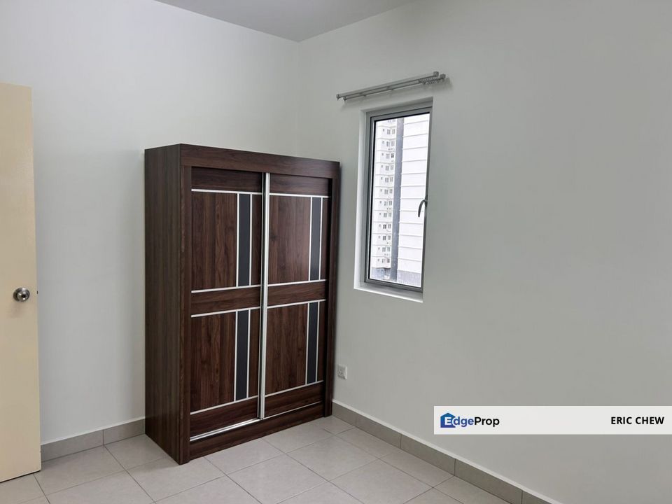 Partially Furnish Apartment HARMONI (900sf, 3R2B, 2CP) Eco Majestic, Semenyih, Selangor, Semenyih