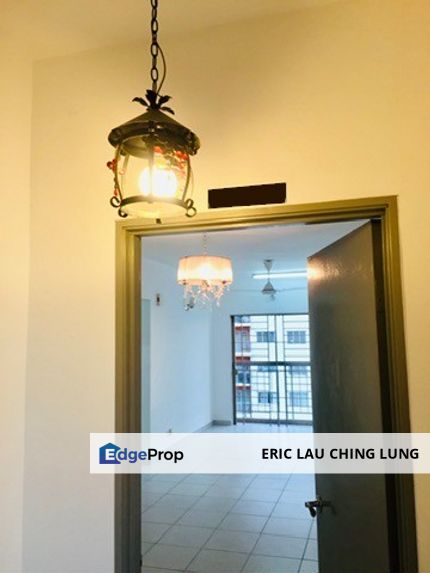 Suria Permai, Puchong South, Selangor Seri Kembangan Apartment | Near MRT | Corner Unit | 3 Room 2 Bathroom | with Strata, Selangor, Puchong South
