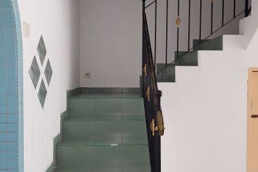 Jalan Taman Kinrara 2/1C