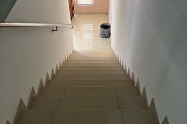 TIARA SENDAYAN (PRESINT 2)