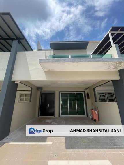 Double Storey Intermediate Unit, Hijayu 3D, Bandar Sri Sendayan, Negeri Sembilan, Seremban
