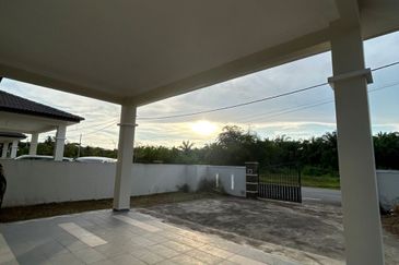 Single Storey Semi D Near to Bandar Muar Below Market